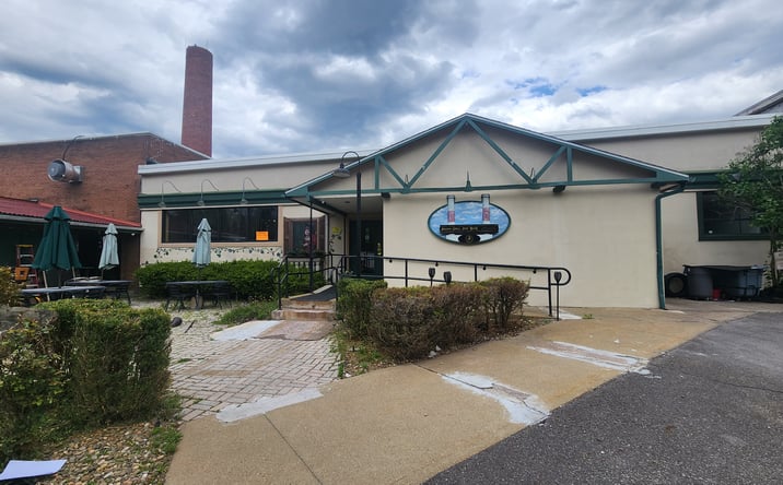 Pictures of Restaurant property located at 1100 Twin Stacks Drive, Dallas, PA 18612 for lease - image #1