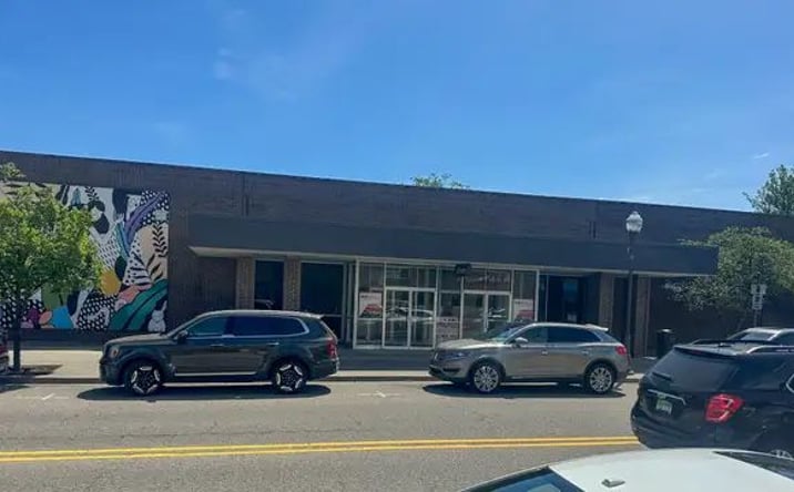 Pictures of Office property located at 125 S Michigan Ave, Big Rapids, MI 49307 for lease - image #1