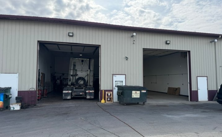 Pictures of Retail, Industrial property located at 2135 MAXIM DR, JOLIET, IL 60436-9012 for lease - image #1
