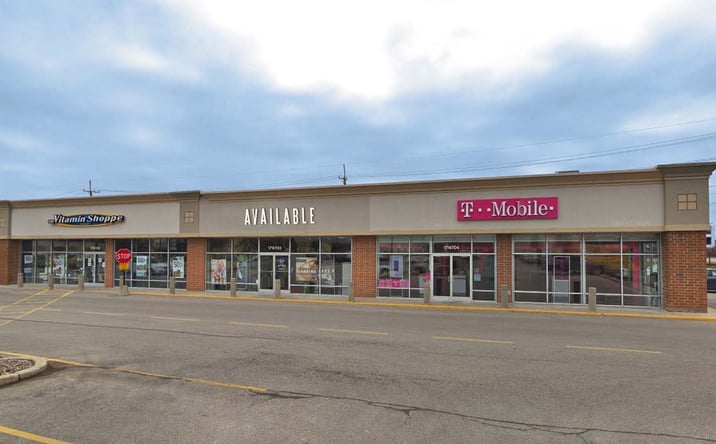 Pictures of Retail property located at 17 W 704 22nd Street, Oakbrook Terrace, IL 60181 for lease - image #1