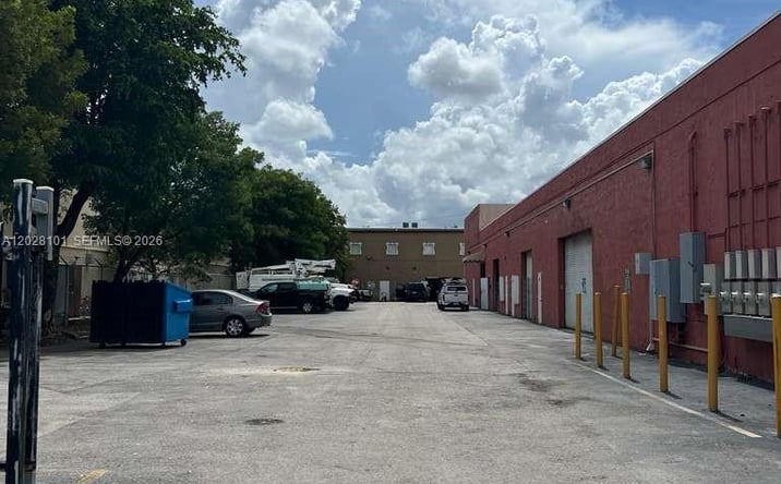 Pictures of Industrial property located at 13690 SW 142nd Ave #31/32B, Miami, FL 33186 for lease - image #1