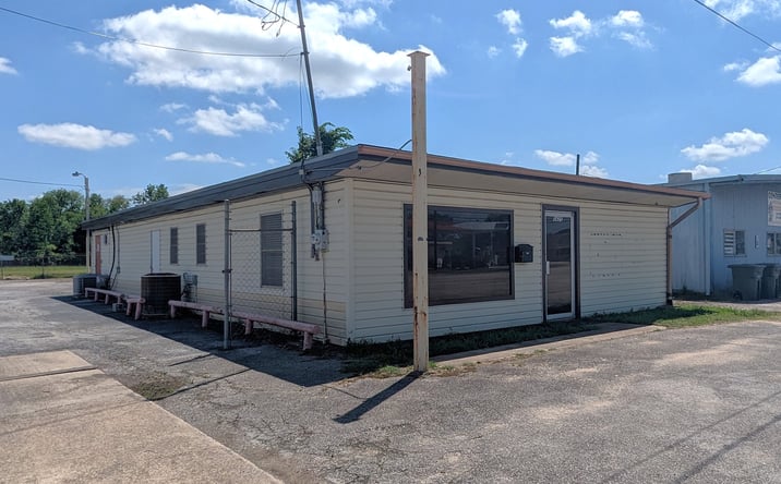 Pictures of Retail, Office property located at 5425 College Street, Beaumont, TX 77707 for lease - image #1