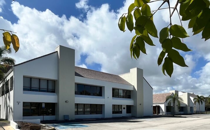 Pictures of Retail, Office property located at 900 Southeast Ocean Boulevard, Stuart, FL 34994 for lease - image #1