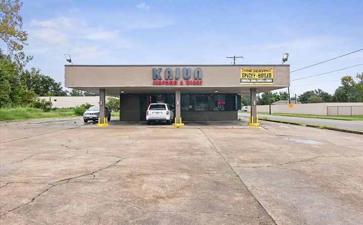 Pictures of Retail, Restaurant property located at 1102 W PARK AVE, ORANGE, TX 77630 for lease - image #1