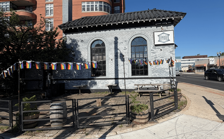 Pictures of Retail, Restaurant property located at 2900 Columbia Pike, Arlington, VA 22204 for lease - image #1