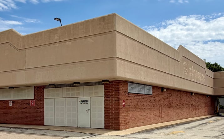 Pictures of Retail property located at 1602 Kishwaukee Street, Rockford, IL 61104 for lease - image #1