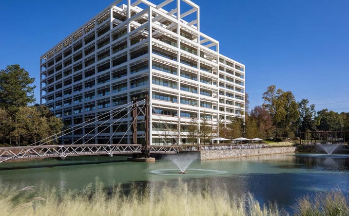 Pictures of Office property located at 400 Perimeter Center Ter NE, Atlanta, GA 30346 for lease - image #1