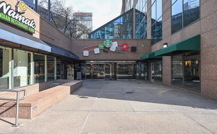 Pictures of Retail, Restaurant property located at 1700 Pacific Ave, Dallas, TX 75201 for lease - image #1