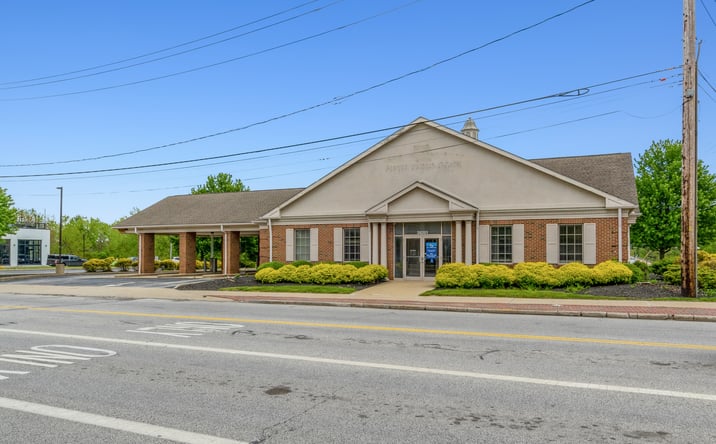 Pictures of Retail property located at 38201 Erie Street, Willoughby, OH 44094 for lease - image #1