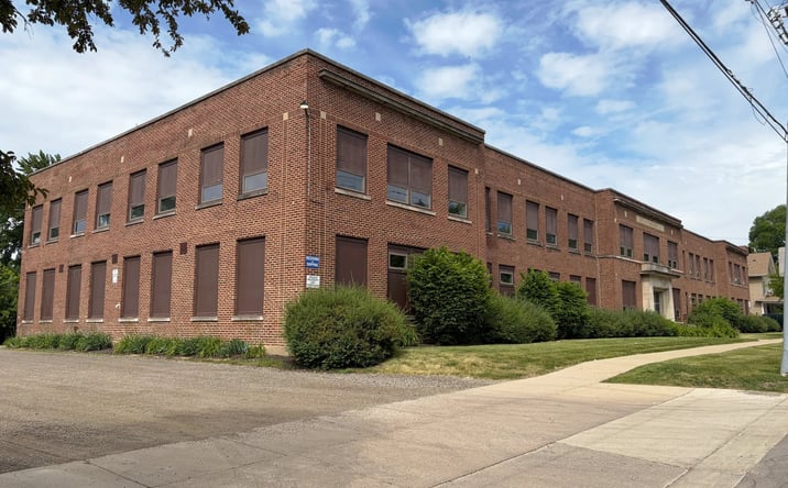Pictures of Industrial property located at 920-932 East Benton Street, Aurora, IL 60505 for lease - image #1
