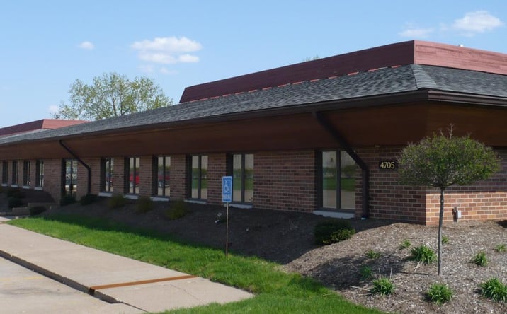 Pictures of Office property located at 4705 44th Street, Rock Island, IL 61201 for lease - image #1