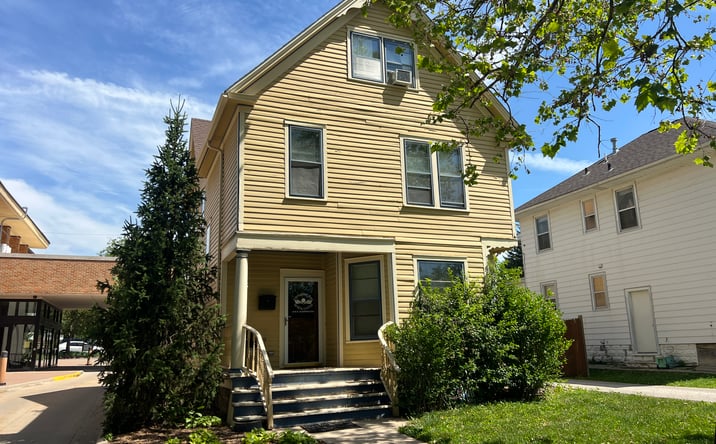Pictures of Office property located at 616 East Bloomington Street, Iowa City, IA 52245 for lease - image #1