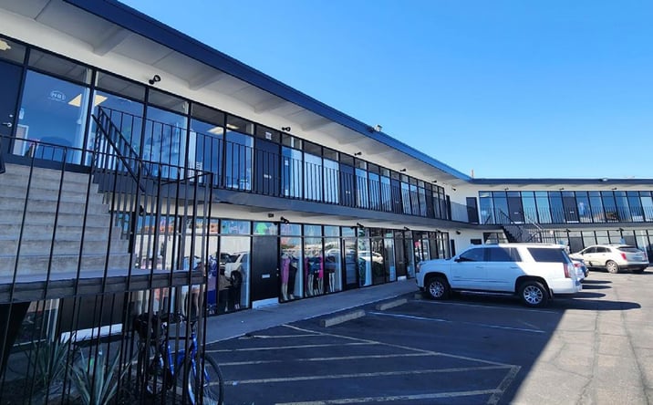 Pictures of Retail, Office property located at 5800 N 19th Ave, Phoenix, AZ 85015 for lease - image #1