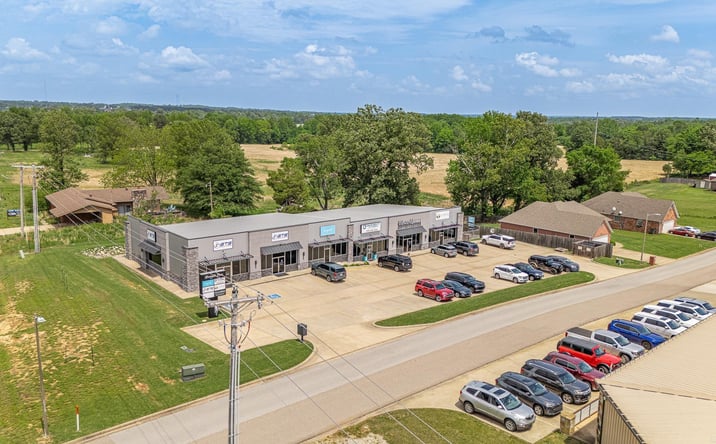 Pictures of Retail, Office property located at 3501 STONEGATE DR, PARAGOULD, AR 72450-7323 for lease - image #1
