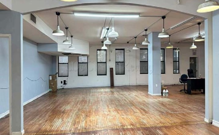 Pictures of Office property located at Eighth Ave., New York City, NY 10018 for lease - image #1