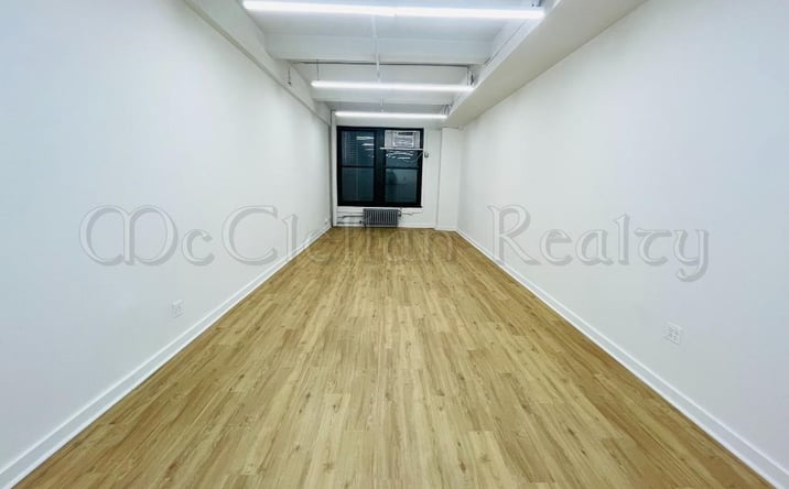 Pictures of Office property located at West 35th, New York, NY 10001 for lease - image #1