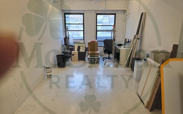 Pictures of Office property located at West 38th Street, New York, NY 10018 for lease - image #1
