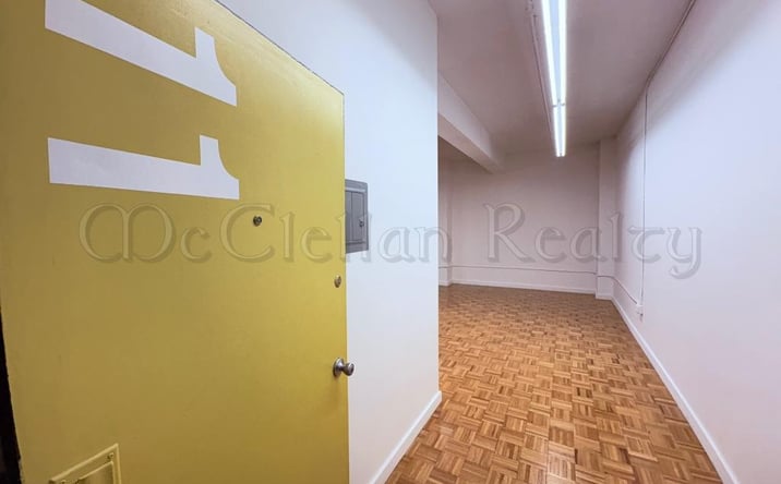 Pictures of Office property located at West 35th, New York, NY 10018 for lease - image #1