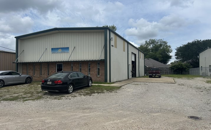 Pictures of Industrial property located at 104 BLUFFWOOD DR, BROUSSARD, LA 70518-3311 for lease - image #1