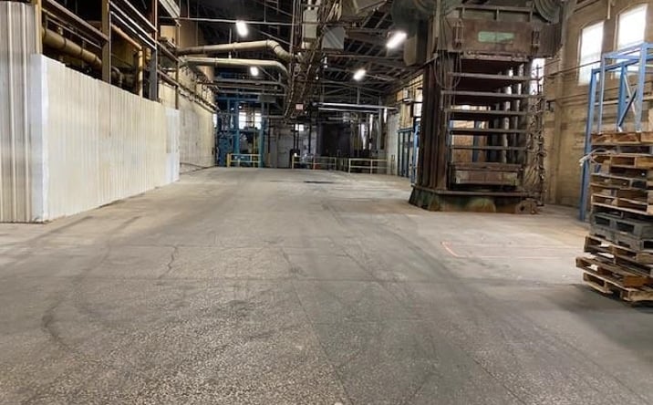 Pictures of Industrial property located at 250 E 8 Street, Dubuque, IA 52001 for lease - image #1