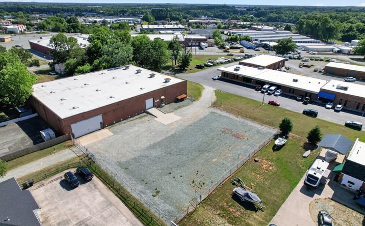 Pictures of Industrial property located at 2105 Maple Ave, Burlington, NC 27215 for lease - image #1