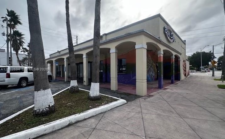 Pictures of Retail, Restaurant property located at 1250 Normandy DR, Miami Beach, FL 33141 for lease - image #1