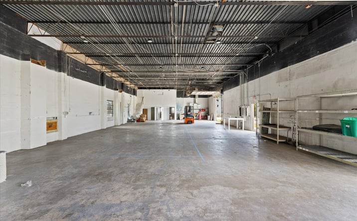 Pictures of Industrial property located at 1944 CALUMET ST, CLEARWATER, FL 33765-1129 for lease - image #1