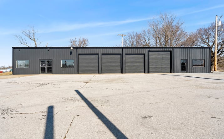 Pictures of Retail property located at 203 West South Street, Ozark, MO 65721 for lease - image #1