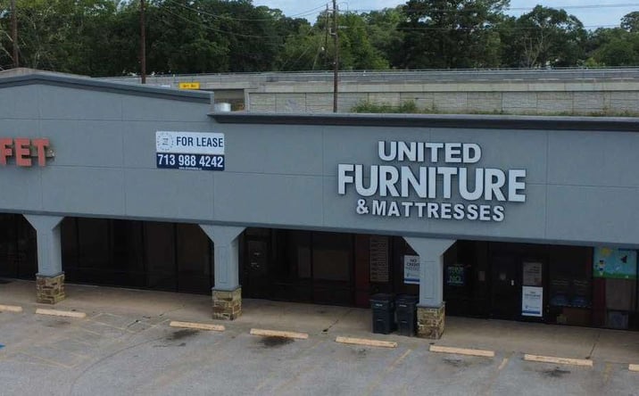 Pictures of Retail property located at 230 Moody Street, Sealy, TX 77474 for lease - image #1