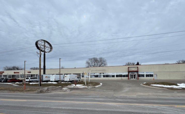 Pictures of Retail, Industrial property located at 2967 Hudson Road, Landfall, MN 55128 for lease - image #1