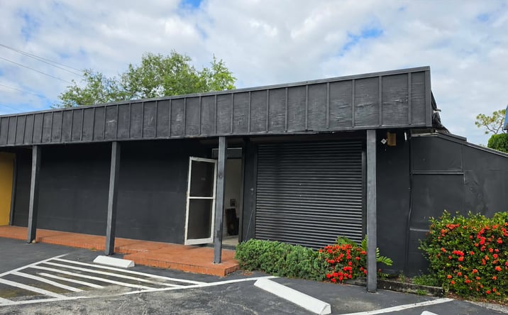 Pictures of Industrial, Retail, Office property located at 3366 Cleveland Ave, Fort Myers, FL 33901 for lease - image #1