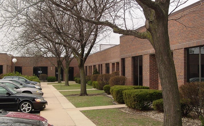 Pictures of Industrial property located at 486 W Wrightwood Ave, Elmhurst, IL 60126 for lease - image #1