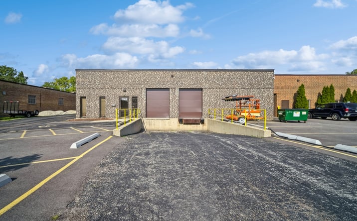Pictures of Industrial property located at 2068 FOSTER Avenue, Wheeling, IL 60090 for lease - image #1