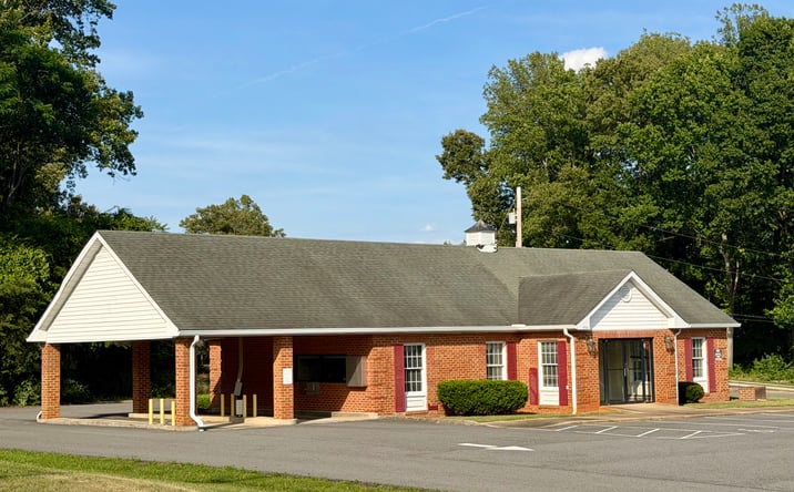 Pictures of Office, Restaurant, Special Purpose property located at 221 Ambriar Plaza, Amherst, VA 24521 for lease - image #1