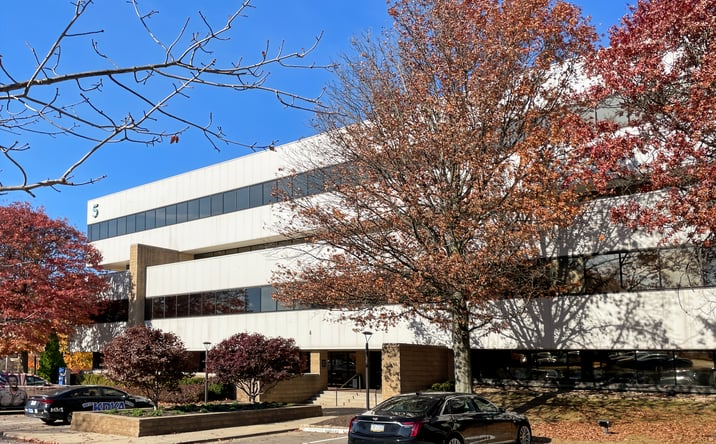 Pictures of Office property located at 651 Holiday Drive, Plaza 5 Suite 400, Pittsburgh, Green Tree, PA 15220 for lease - image #1