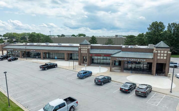 Pictures of Retail property located at 9542-9562 Lackman Road, Lenexa, KS 66219-1204 for lease - image #1