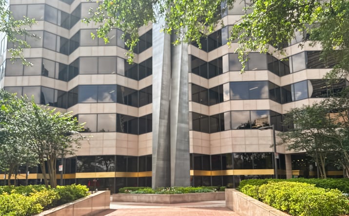 Pictures of Office property located at 1100 Poydras Street, Suite 2900, New Orleans, LA 70163 for lease - image #1
