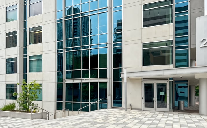 Pictures of Office property located at 2 Bethesda Metro Ctr, Bethesda, MD 20814 for lease - image #1
