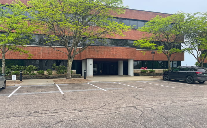 Pictures of Office property located at 300 Interstate Corporate Ctr, Williston, VT 05495 for lease - image #1