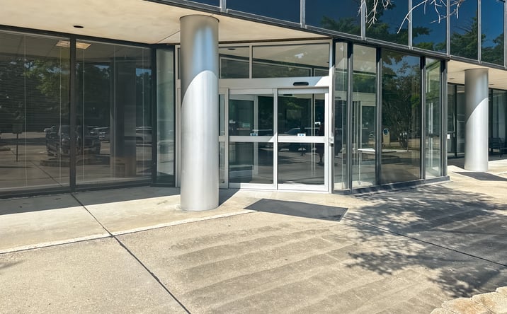 Pictures of Office property located at 2014 W. Pinhook Rd., Lafayette, LA 70508 for lease - image #1