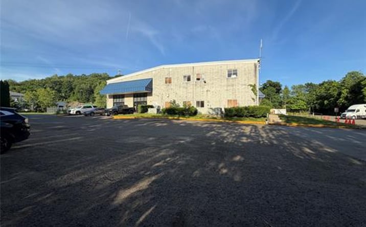 Pictures of Office property located at 230 Route 17 Unit #Downstairs, Hillburn, NY 10931 for lease - image #1