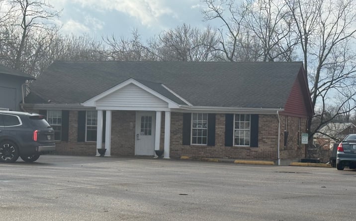 Pictures of Retail property located at 112 Renshaw Rd, Highland Heights, KY 41076 for lease - image #1