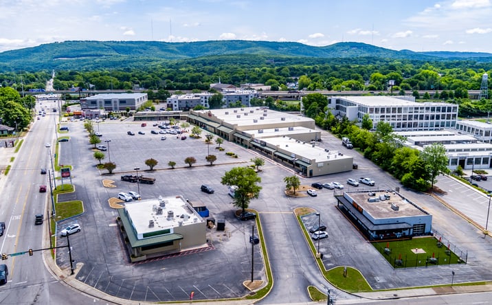 Pictures of Retail property located at 200 Oakwood Avenue Northeast, Huntsville, AL 35811 for lease - image #1