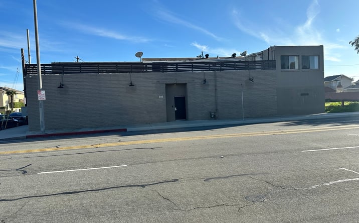Pictures of Retail property located at 100 West Pleasant Valley Road, Port Hueneme, CA 93041 for lease - image #1