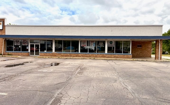 Pictures of Office property located at 1212 Shirland Avenue, South Beloit, IL 61080 for lease - image #1
