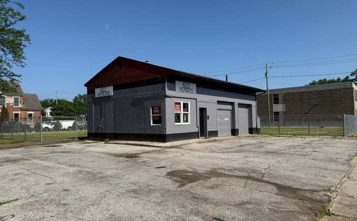 Pictures of Retail property located at 1502 W MAIN ST, FORT WAYNE, IN 46808 for lease - image #1