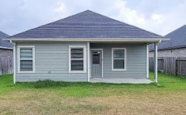 Pictures of Retail, Office, Special Purpose property located at 31351 HORSESHOE MEADOW BEND LN, FULSHEAR, TX 77441-2321 for lease - image #1