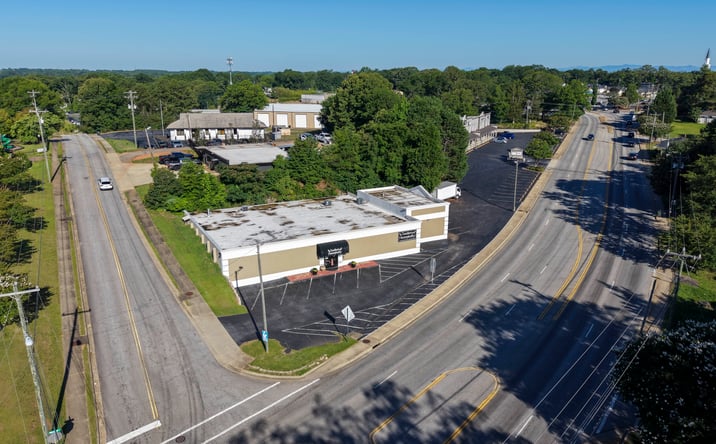 Pictures of Retail property located at 110 Mauldin Road, Greenville, SC 29605 for lease - image #1
