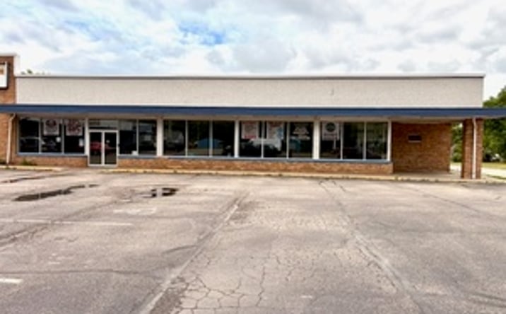 Pictures of Office property located at 1212 Shirland Ave, South Beloit, IL 61080 for lease - image #1