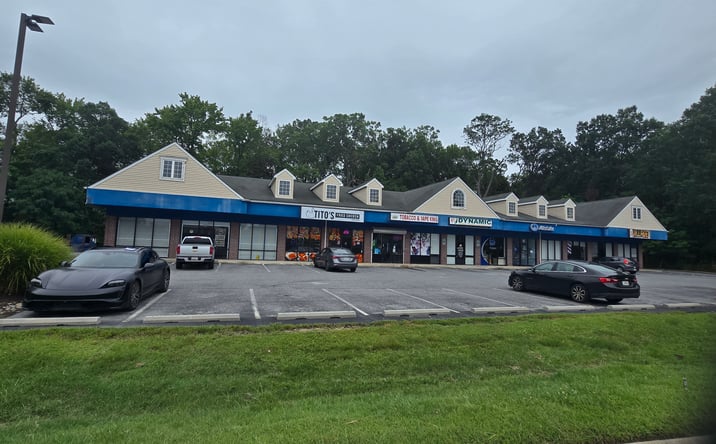 Pictures of Retail, Office, Restaurant property located at 105 Carroll Island Rd, Middle River, MD 21220 for lease - image #1